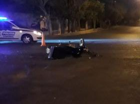 Chocó su moto contra una ambulancia y terminó fracturado Chocó su moto contra una ambulancia y terminó fracturado