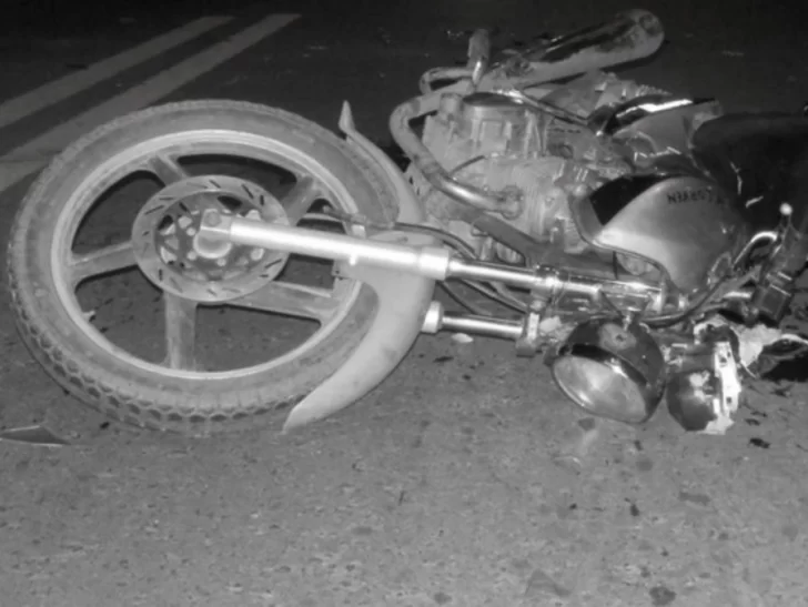 Manejaba su moto, cayó y sufrió golpes y cortes: ¿estaba ebrio? Manejaba su moto, cayó y sufrió golpes y cortes: ¿estaba ebrio?