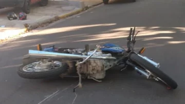 Chocó a un perro, cayó de su moto y terminó con múltiples quebraduras Chocó a un perro, cayó de su moto y terminó con múltiples quebraduras