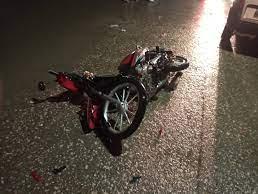 Un chico de 15 años se quebró las dos piernas y un brazo en un accidente en moto Un chico de 15 años se quebró las dos piernas y un brazo en un accidente en moto