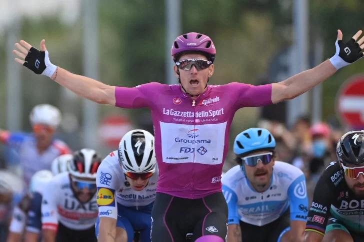 Maxi Richeze terminó con el pelotón de punta la undécima etapa del Giro de Italia