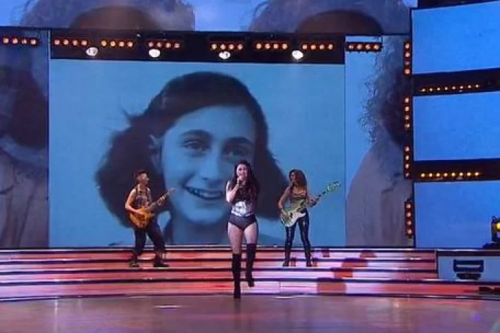 La proyección de una fotografía que causó fuerte repudio a Showmatch