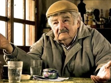 Operan de urgencia a “Pepe” Mujica por una espina de pescado clavada en el esófago