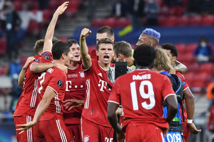 El gol de Ocampos no le alcanzó al Sevilla y el Bayern Munich es supercampeón