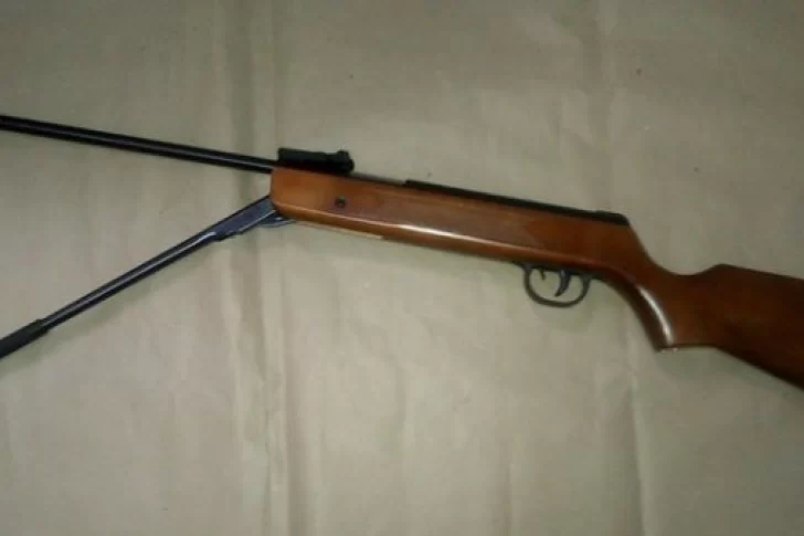 Una niña de 9 años quedó internada luego de recibir un disparo de aire comprimido