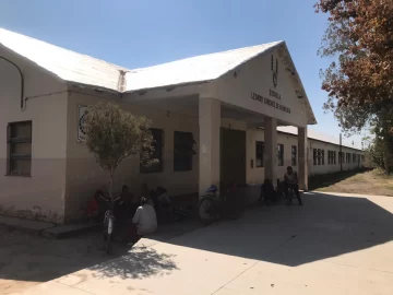 Accidente en una escuela de Caucete: resbaló de una escalera y quedó grave Accidente en una escuela de Caucete: resbaló de una escalera y quedó grave