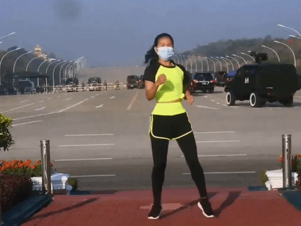 Aseguran que dio una clase de aeróbic mientras sucedía un golpe de Estado