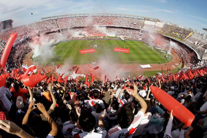 Dicen que el público volvería entre “julio y agosto” a los estadios
