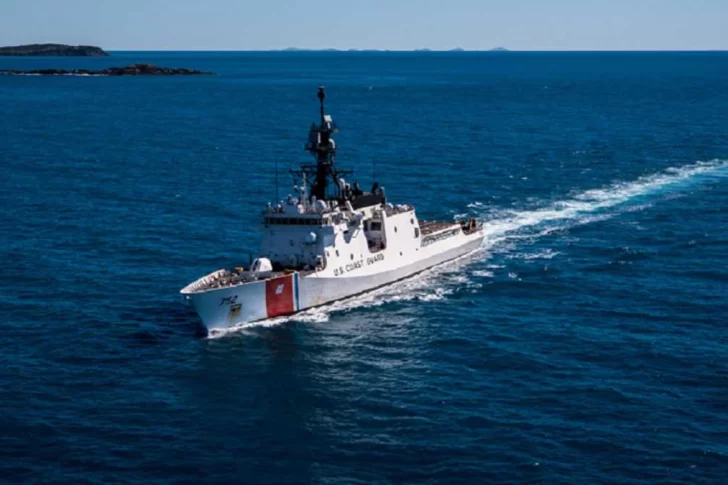 Desapareció un barco de turismo con cerca de 30 personas a bordo