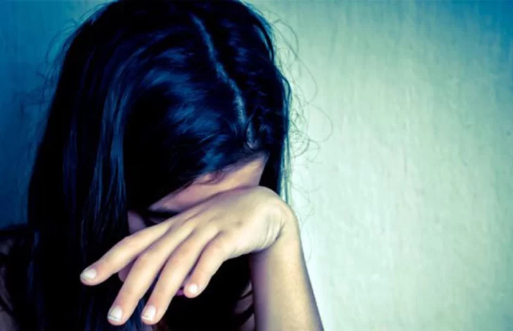 “Mami, no me dejés sola”: adolescente alertó que el vecino de una pensión la manoseaba “Mami, no me dejés sola”: adolescente alertó que el vecino de una pensión la manoseaba