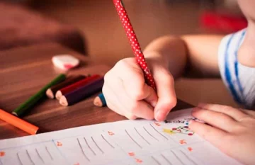 Iba a la librería, su hijo le dio una inesperada lista de compras y se hizo viral Iba a la librería, su hijo le dio una inesperada lista de compras y se hizo viral