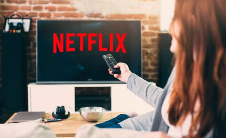 Por ahora, Netflix discontinúa la función que pedía un abono extra por compartir la cuenta