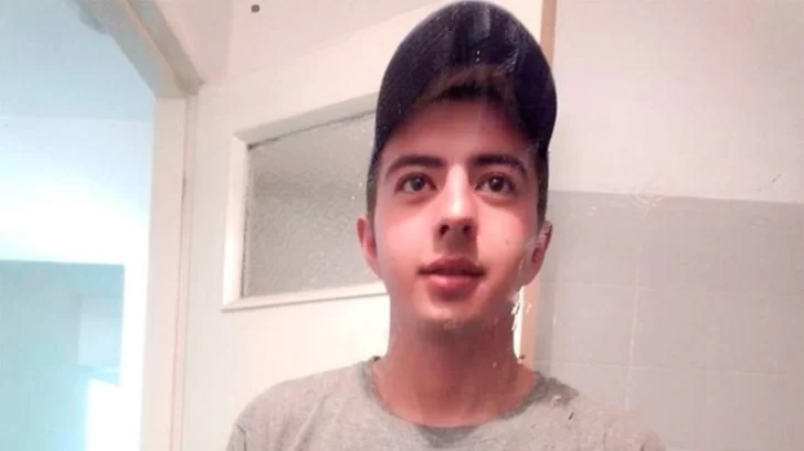 La amenazó de muerte, se escondió en el baño y la acuchilló en el corazón La amenazó de muerte, se escondió en el baño y la acuchilló en el corazón