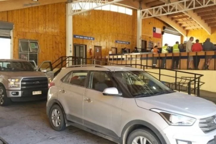 Agua Negra: en la primera quincena de enero cayó 52% el paso de vehículos a Chile