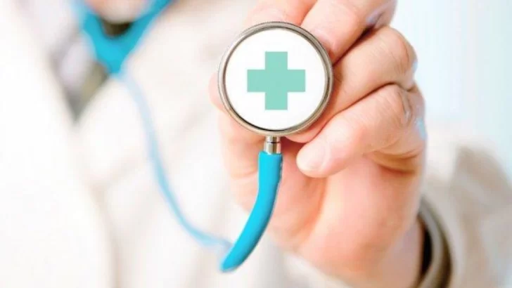 El Gobierno liberó el uso de coseguros en los planes básicos de salud: dudas sobre el impacto en las prepagas