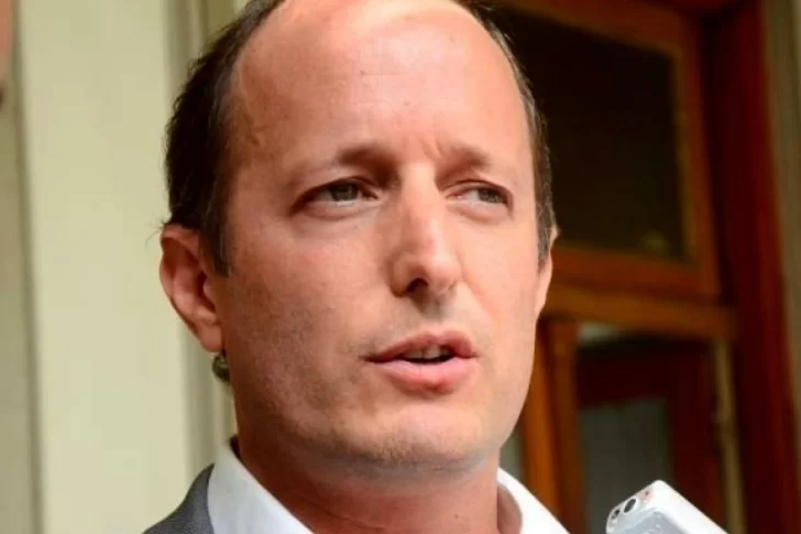 Primera noche de internación de Martín Insaurralde: tuvo un pico de fiebre y seguirá en observación