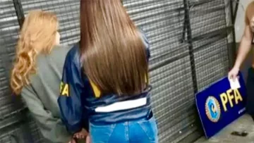 La novia del agresor estaba a metros del lugar donde se perpetró el intento de magnicidio La novia del agresor estaba a metros del lugar donde se perpetró el intento de magnicidio