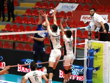 Tropezó Obras en el comienzo de las semifinales Tropezó Obras en el comienzo de las semifinales