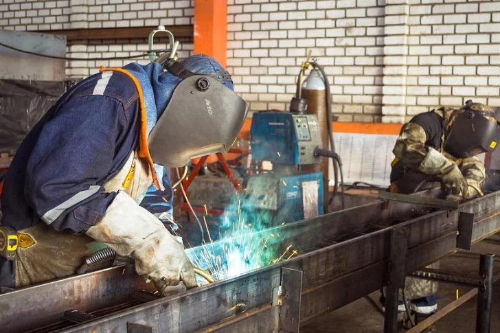 El gobierno nacional prorrogó por 2 meses la prohibición de despidos y de suspensiones