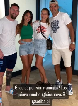 Las ojotas del 10: la desopilante respuesta de Messi a unos emprendedores Las ojotas del 10: la desopilante respuesta de Messi a unos emprendedores