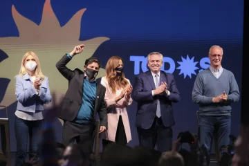 Alberto encabezó cierre bonaerense y Macri acompañó a Vidal en Ciudad Alberto encabezó cierre bonaerense y Macri acompañó a Vidal en Ciudad