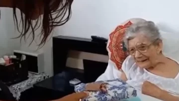 Su nieto le cumplió el sueño de conocer a Olave, el exarquero de Belgrano Su nieto le cumplió el sueño de conocer a Olave, el exarquero de Belgrano