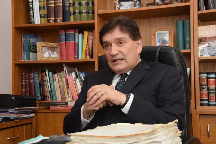 Hackearon la cuenta del presidente de la Corte para estafar a sus contactos Hackearon la cuenta del presidente de la Corte para estafar a sus contactos