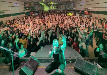 Omega sigue rompiendo récords: llenó un boliche ícono cordobés Omega sigue rompiendo récords: llenó un boliche ícono cordobés