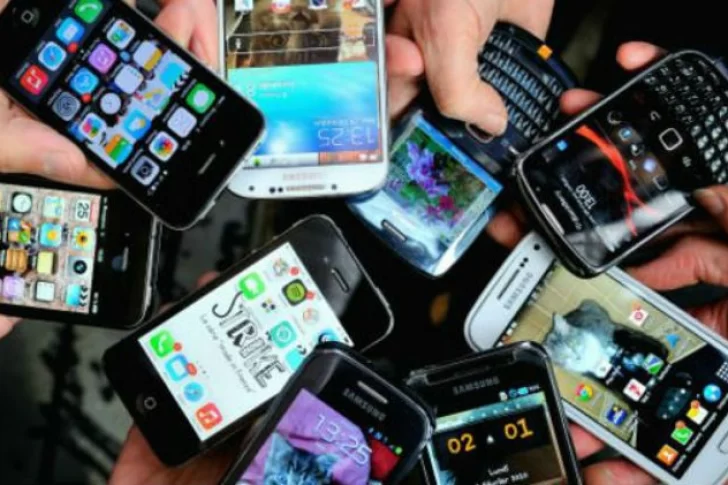 ¿No sabes que hacer con tu viejo celular? 5 nuevos usos que puedes darle