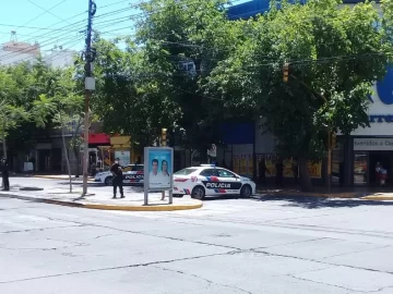 Revuelo en el microcentro por el despliegue de un operativo de seguridad Revuelo en el microcentro por el despliegue de un operativo de seguridad