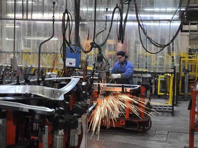 La actividad industrial creció 8,3% interanual en junio, con sectores arriba de 50%