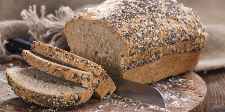 Receta original de pan integral con semillas, rico y saludable Receta original de pan integral con semillas, rico y saludable