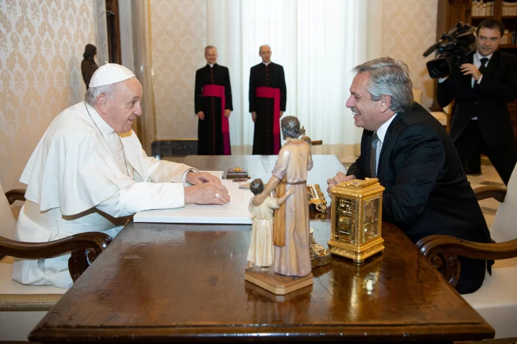 La polémica por el aborto marcó el pulso de la visita de Alberto al Papa