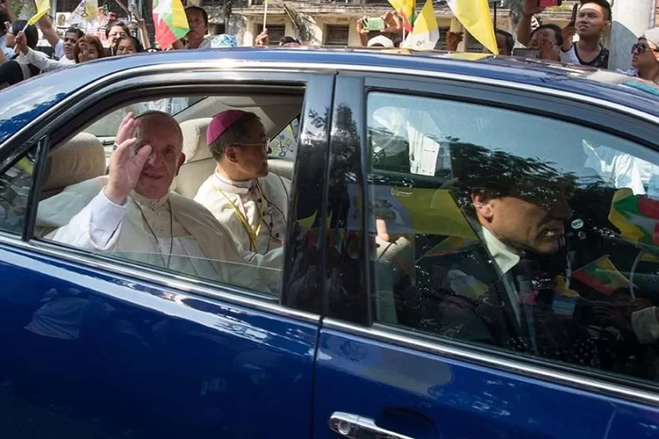 El Papa pidió “no mirar hacia otro lado” frente a la violencia contra las mujeres
