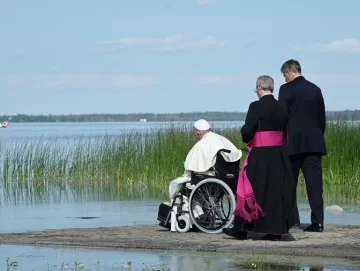 El Papa no descartó una posible renuncia: “No es una catástrofe” El Papa no descartó una posible renuncia: “No es una catástrofe”