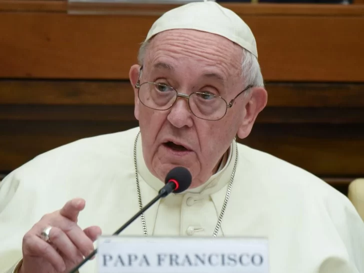 El Papa rechazó la posibilidad de ordenar como sacerdotes a hombres casados El Papa rechazó la posibilidad de ordenar como sacerdotes a hombres casados