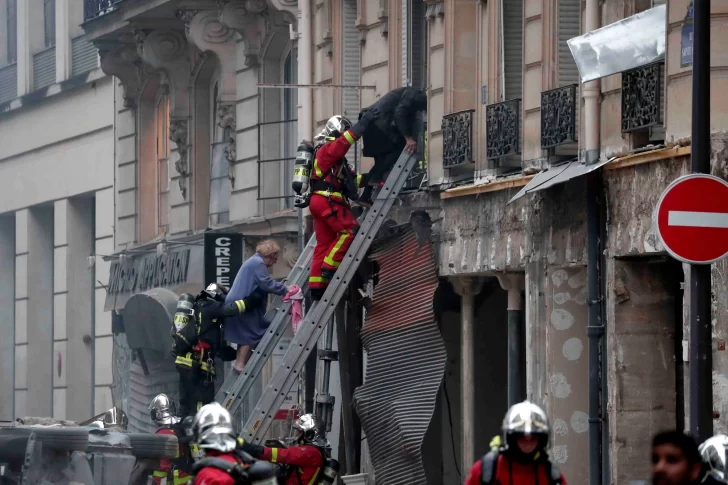 Ya son tres los muertos y 40 heridos por explosión en panadería de París