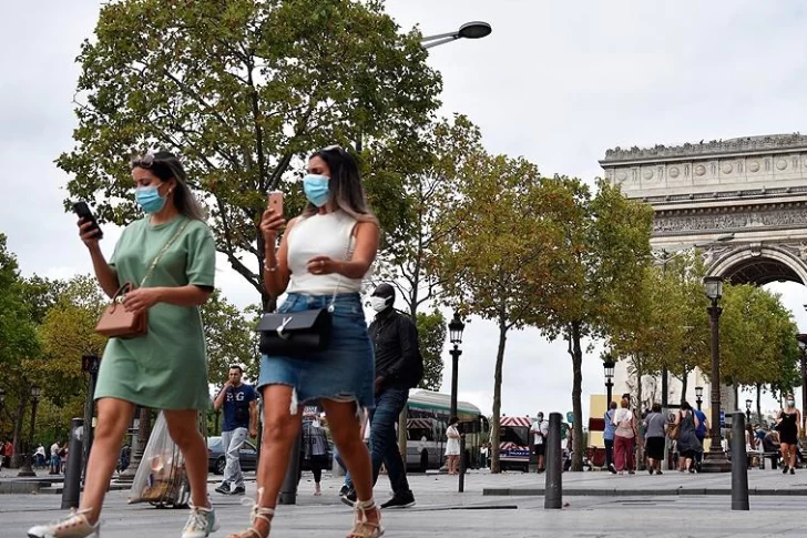 París entra en alerta máxima por el rebrote de coronavirus