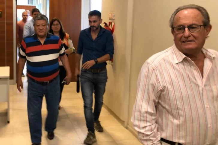 Propuesta a estatales: suba del 13,5% en 3 veces hasta julio más un aumento de un adicional