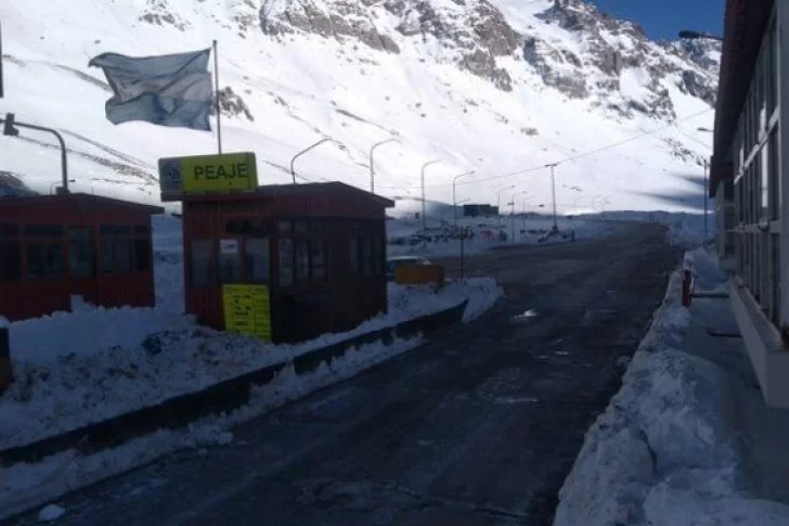 El paso a Chile por Mendoza permanece cerrado este sábado por los pronósticos de nevadas