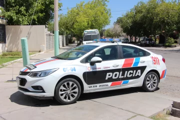 Un chico de 15, grave; otro de la misma edad, con golpes: iban en moto y los embistió un auto Un chico de 15, grave; otro de la misma edad, con golpes: iban en moto y los embistió un auto