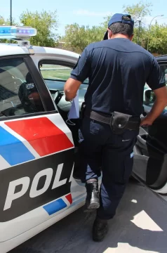 Le dio un palazo en la frente a una mujer porque le tiene bronca al hermano; casi lo linchan Le dio un palazo en la frente a una mujer porque le tiene bronca al hermano; casi lo linchan