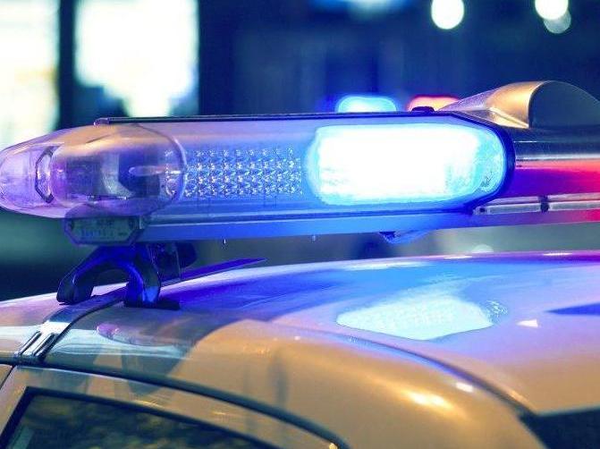 Buscan intensamente a un hombre que se arrojó a un canal para salvar a su hijo Buscan intensamente a un hombre que se arrojó a un canal para salvar a su hijo