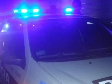 Se acostó a dormir y su amigo le robó un celular y una notebook Se acostó a dormir y su amigo le robó un celular y una notebook