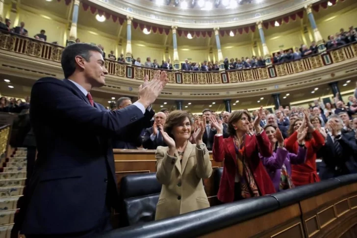 Castillo juró con Alberto de testigo
