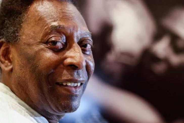 Pelé fue internado por complicaciones en su salud