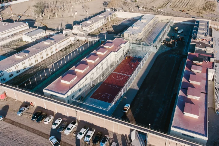 Autorizan a que presos federales sanjuaninos utilicen celulares: 13 aparatos para 120 reos