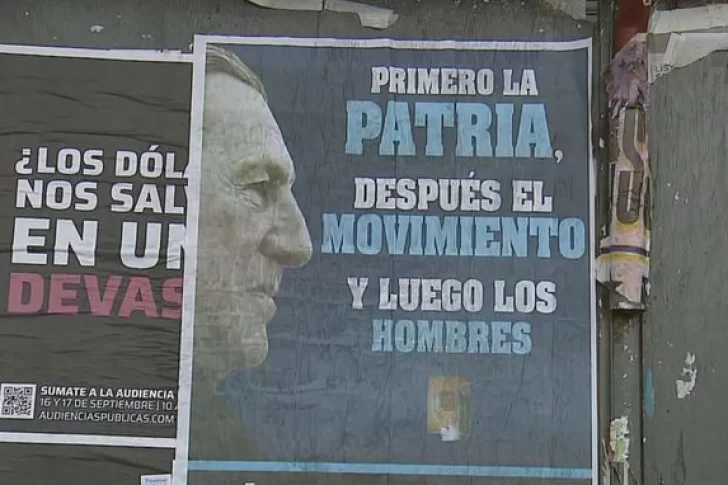 “Déjense de joder”: el Congreso amaneció empapelado con un duro mensaje contra Cristina y Alberto