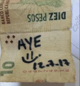 Escribió su nombre en un billete y 4 años después ocurrió algo imposible Escribió su nombre en un billete y 4 años después ocurrió algo imposible