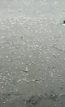 Vallecito fue blanco de la tormenta: lluvia y granizo Vallecito fue blanco de la tormenta: lluvia y granizo